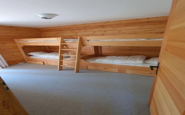 Chalet in Les Masses With ski Storage