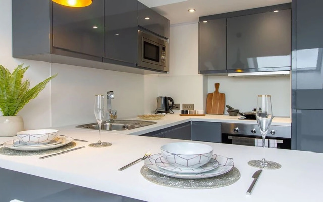 The Residence Coventry by Paymán Club