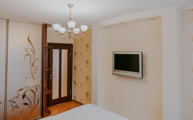 Золотой ключ на улице Авиаторов 42