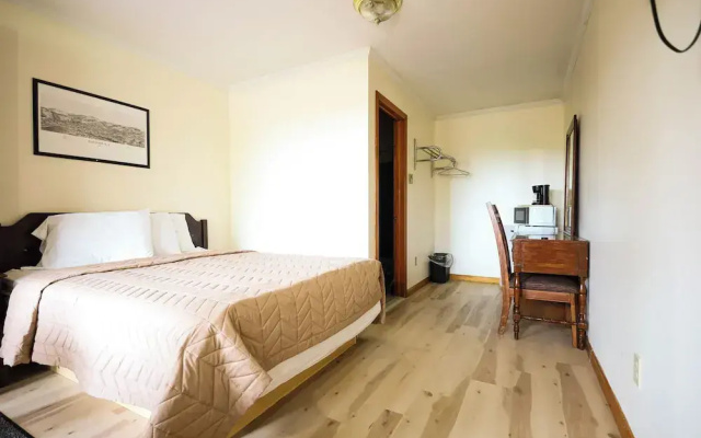 Chatham Travel Lodge