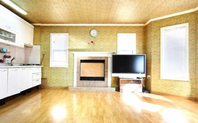 Modern Hill Pension