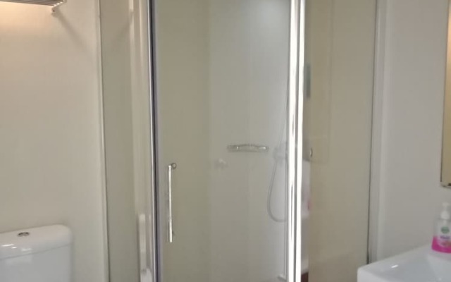 Ozzie Pozzie Backpackers