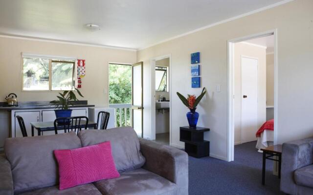 Tipi and Bob's Waterfront Lodge