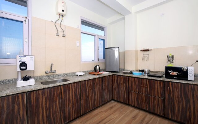 OYO 10165 Home 2BHK Snow View Apartment
