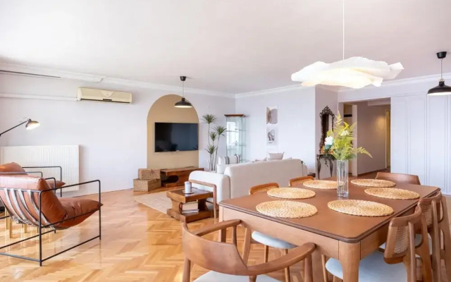 Sleek Flat With Sea View Balcony 2 min to Coast