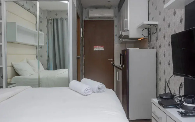 Comfort with City View Studio Tifolia Apartment