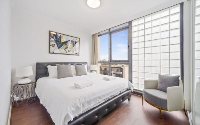 HomeHotel Stylish 3 Bed Clean & Comfort
