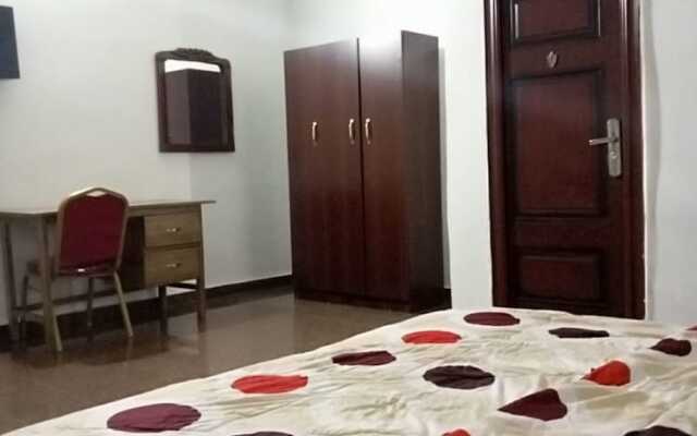Sycamore Royals Hotel Jahi