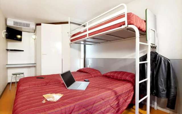 Hotel Première Classe Saint Quentin En Yvelines - Elancourt