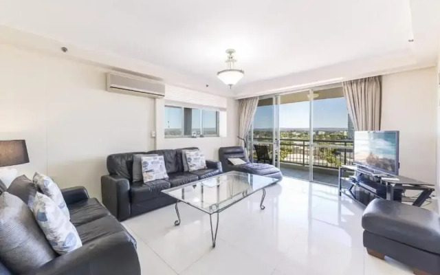 The Meriton on Main Beach