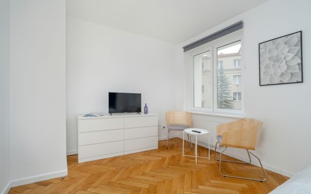 Rycerska Apartment Parking by Renters