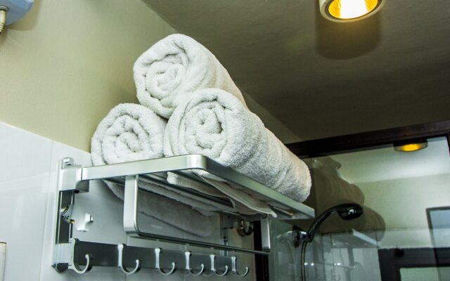 Settle Inn Tourist Lodge