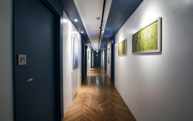 KOTEL YAJA sadang art gallery