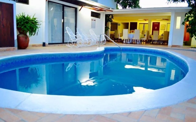 Maracas Inn