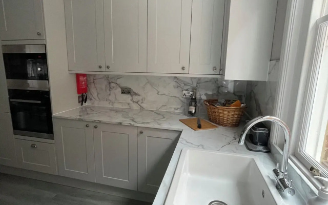 One Warwick Park Hotel