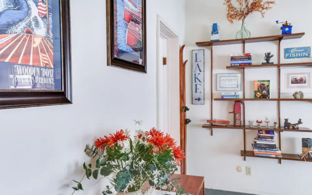 Waters Edge Jewel w/ Lake Views HOA Access!
