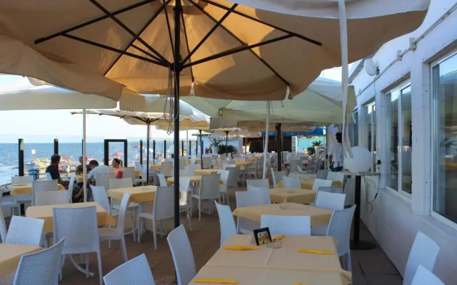 Happy Camp Rosapineta Camping Village