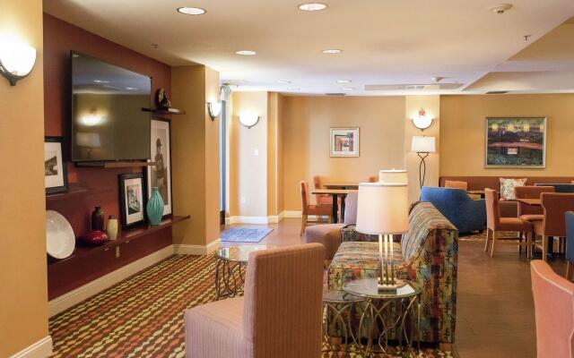 Hampton Inn & Suites Lathrop