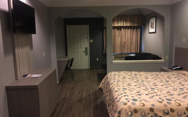 Island Suites Hobby Airport