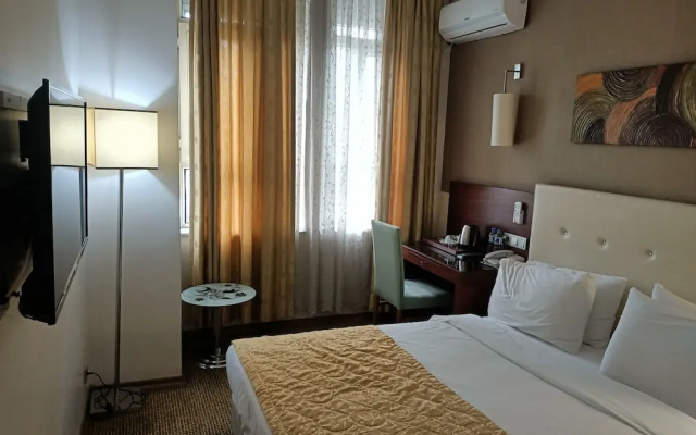 Avsar Hotel