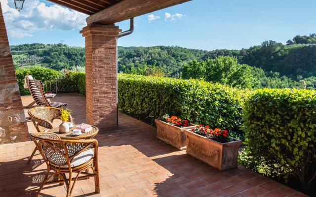 Lovely Villa With Pool in Splendid Panoramic Location-villa Roberta