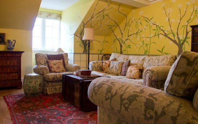 2 Bedroom West End Flat Sleeps 4