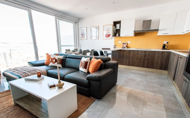 Seafront Penthouse With Unobstructed Sea Views