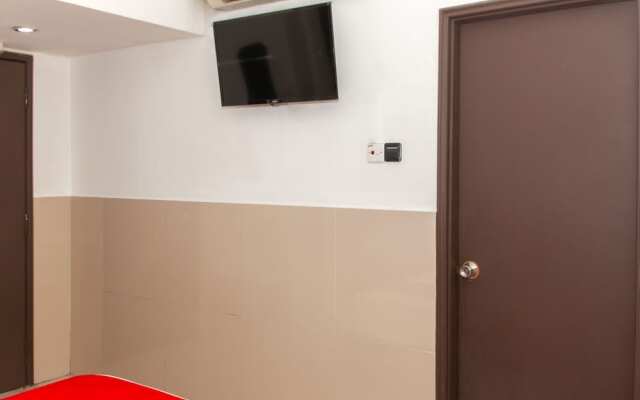 OYO 89851 Leila Hotel