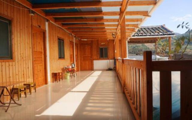 Yun Shui Yao Dong Bi Lou Hostel