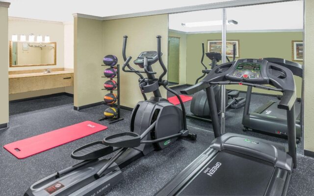 OYO Hotel Pineville LA Hwy 165