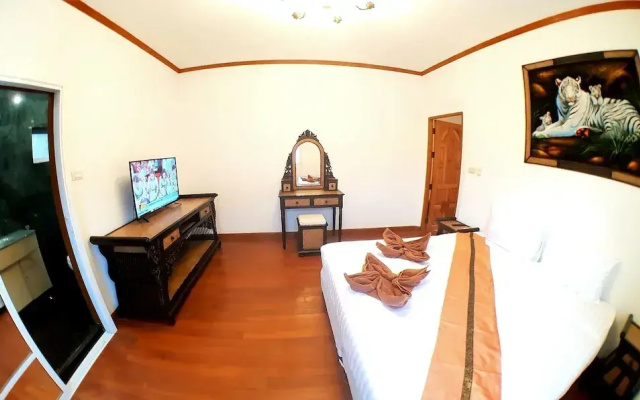 JOOPLAND Luxury Pool Villa Pattaya Walking Street