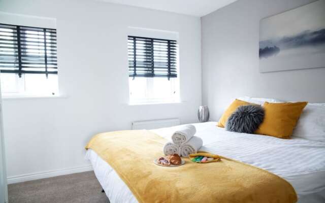 Contractorscleancharming 2-bed House in Coventry