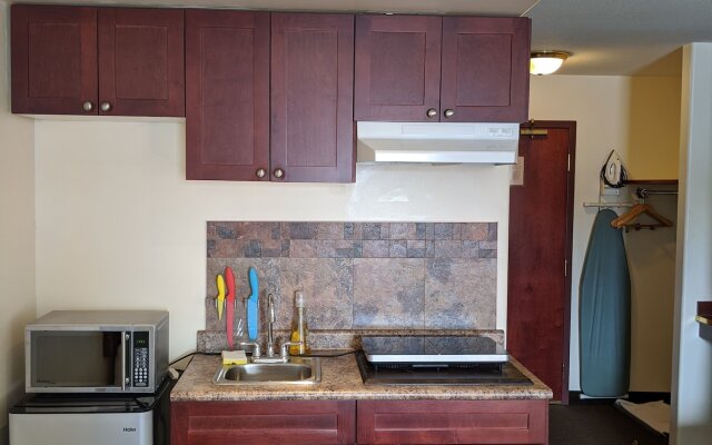 Foxwood Inn & Suites