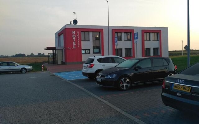 Hotel Nowostawy