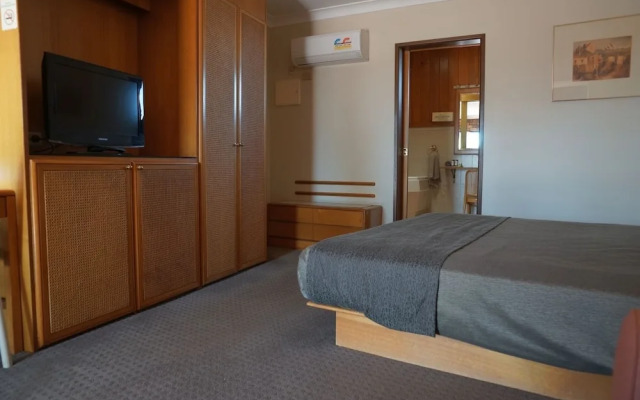 Nandewar Motor Inn