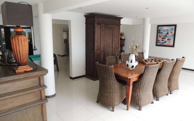 Sun Sea Sleep Apartments