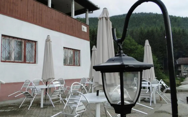 Cabana Cascada Cârnic