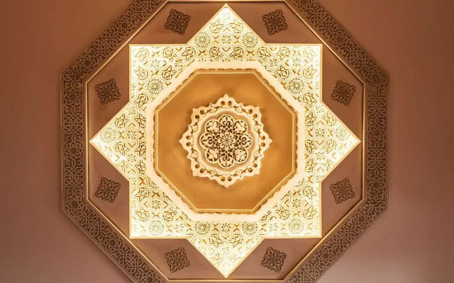 Alhambra Palace Hotel