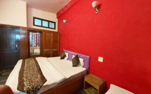 Goroomgo Lake View Mall Road Nainital