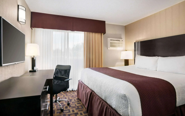 Days Inn by Wyndham Sylvan Lake