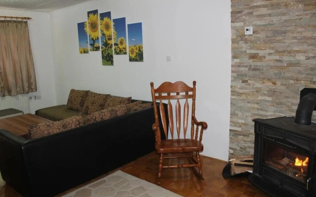 Chalet Garden 2