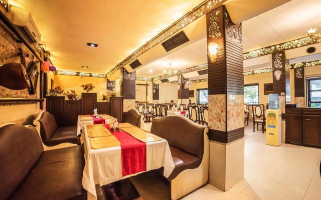 Fabhotel Santoor