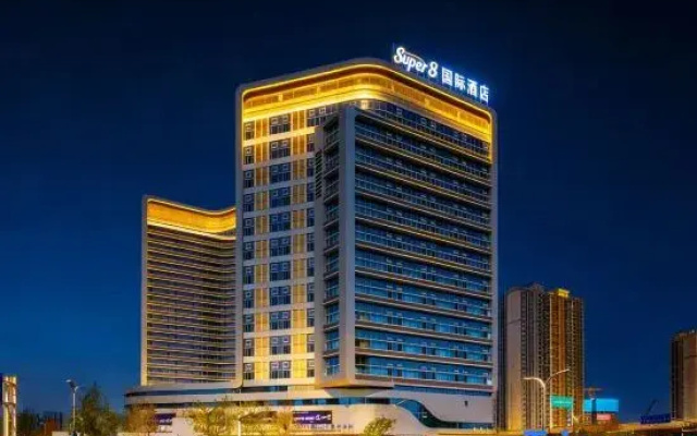 Super8 International Hotel (Urumqi High-speed Railway Station Branch)