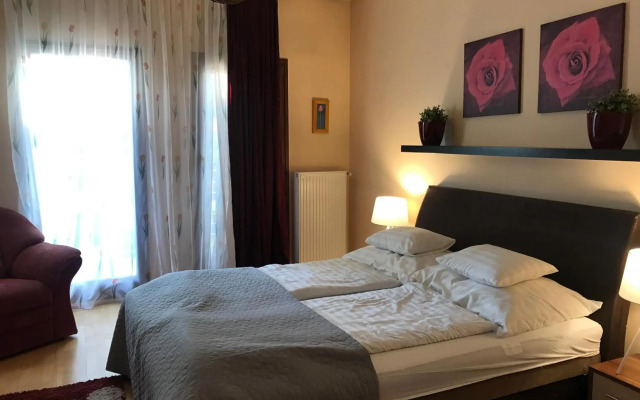 Feng Shui Wellness Apartmanhaz Heviz