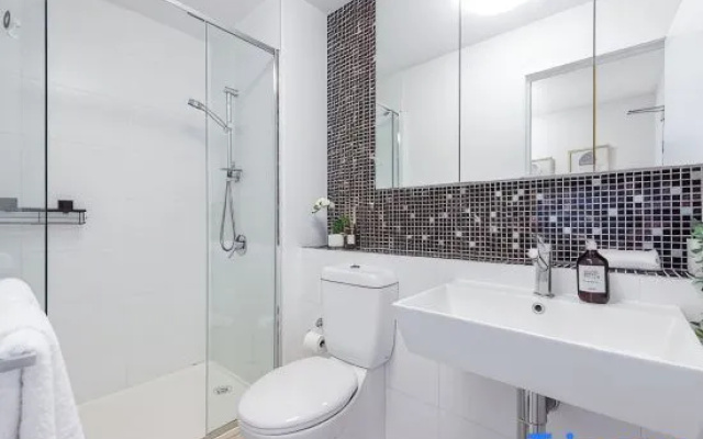 Million Dollar Views overlooking Stadium Docklands – Bathroom – Melbourne