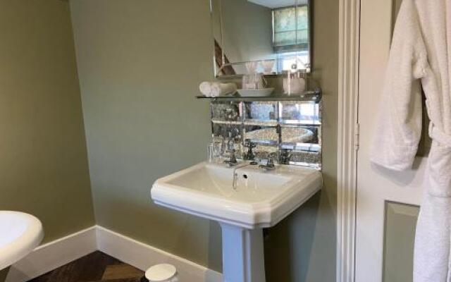 Stoneleigh House Boutique Hotel