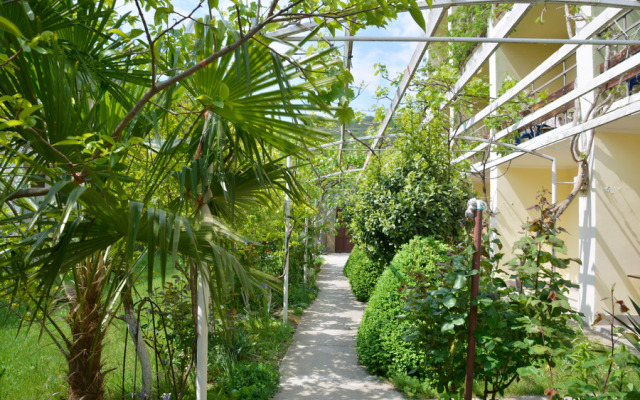 Изумрудный