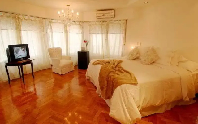 Aura Suites Boutique Hotel