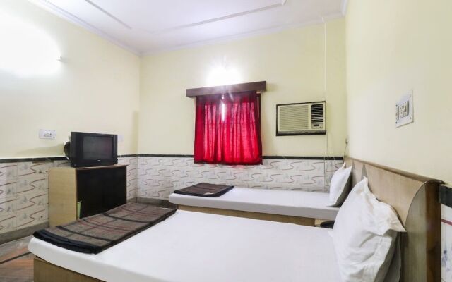 SPOT ON 49918 Hotel Ganapati