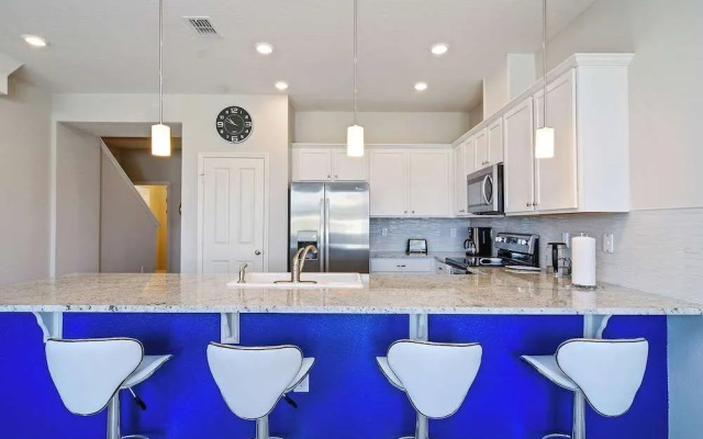 Family Friendly Four Bedrooms 5145